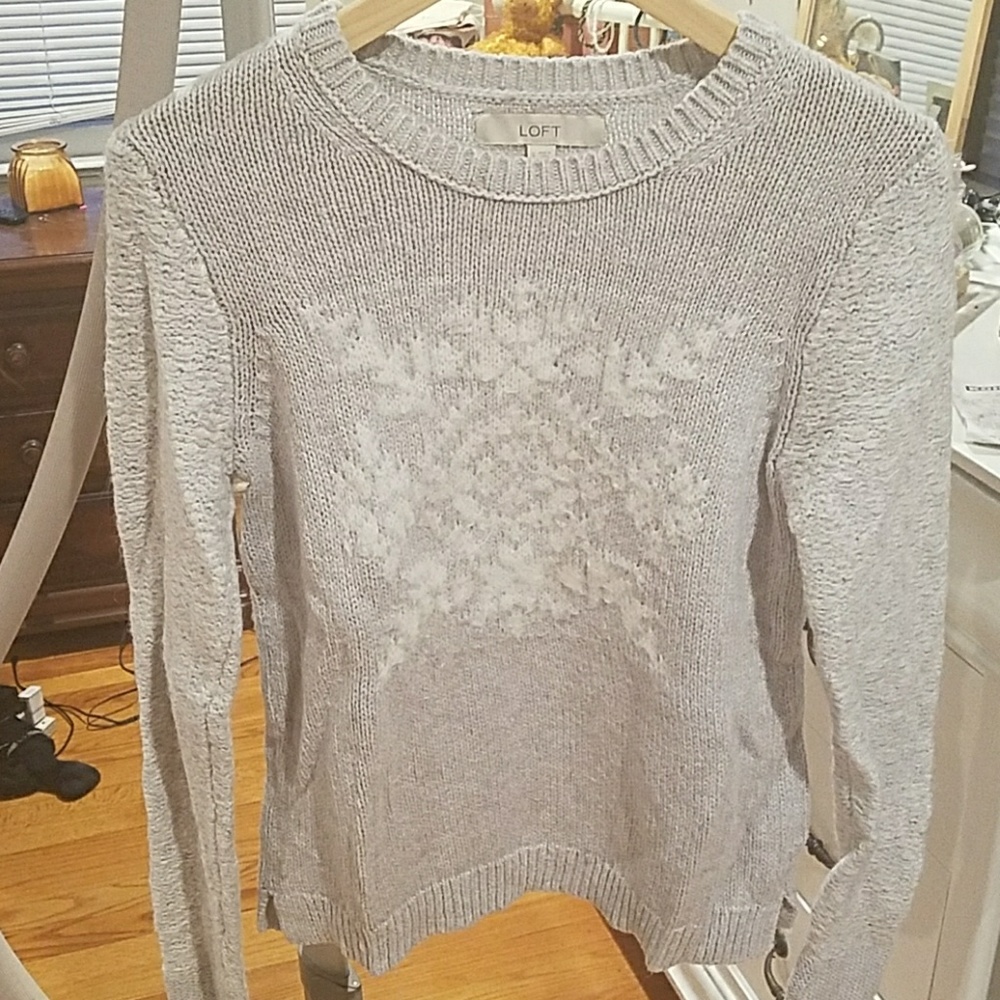 Sweater w snow flake